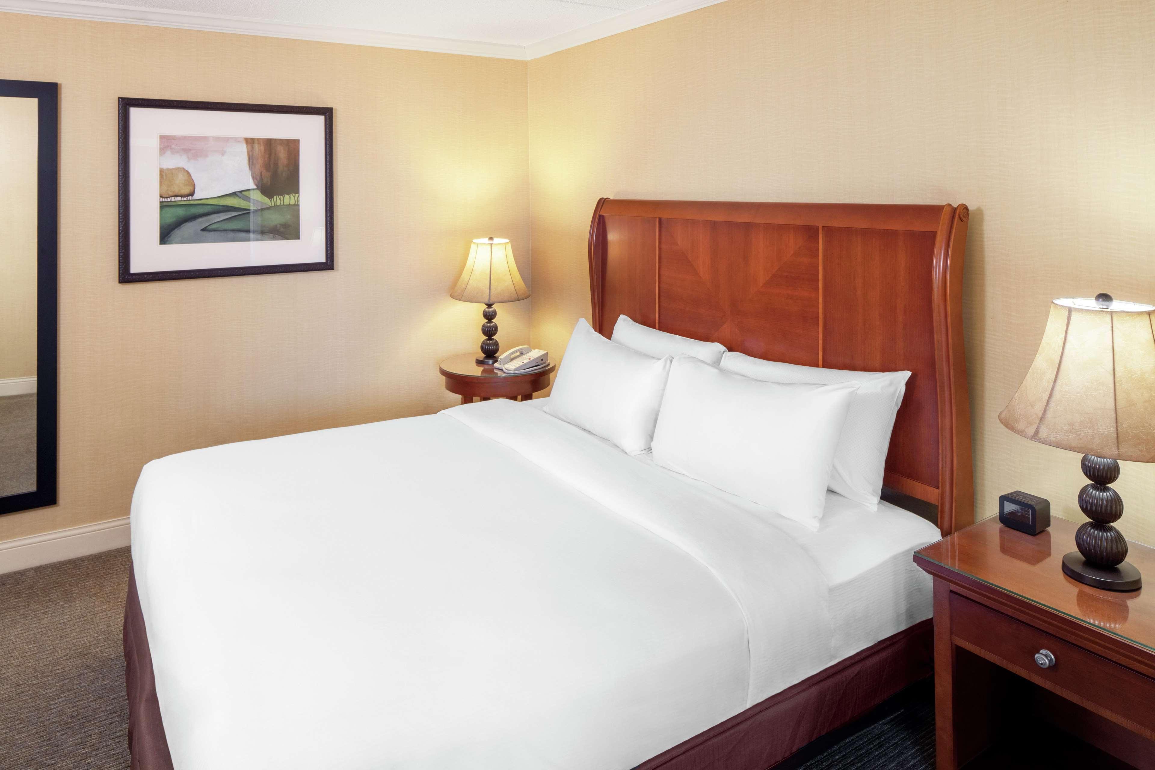 Doubletree By Hilton Cleveland East Бичвуд Экстерьер фото