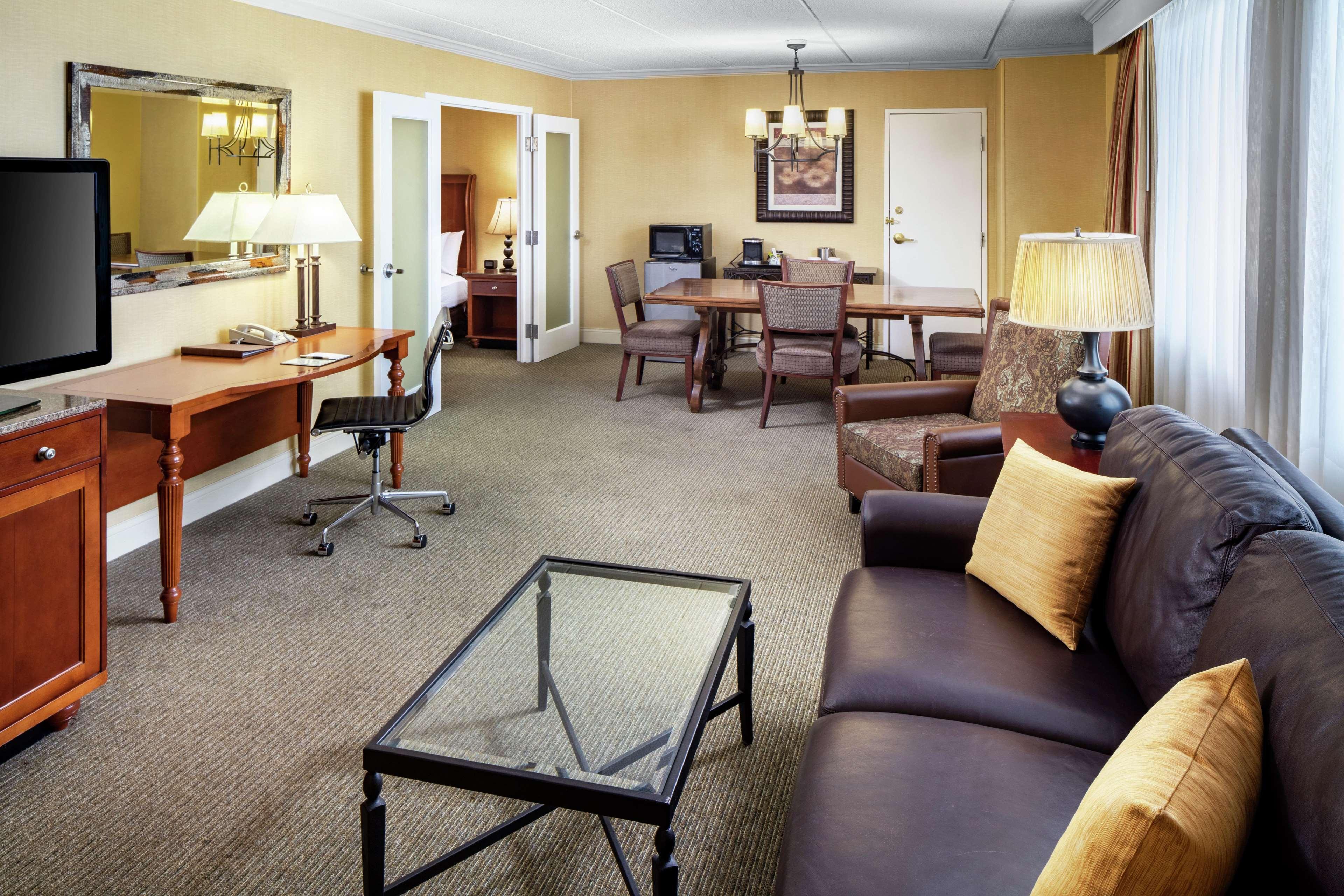 Doubletree By Hilton Cleveland East Бичвуд Экстерьер фото