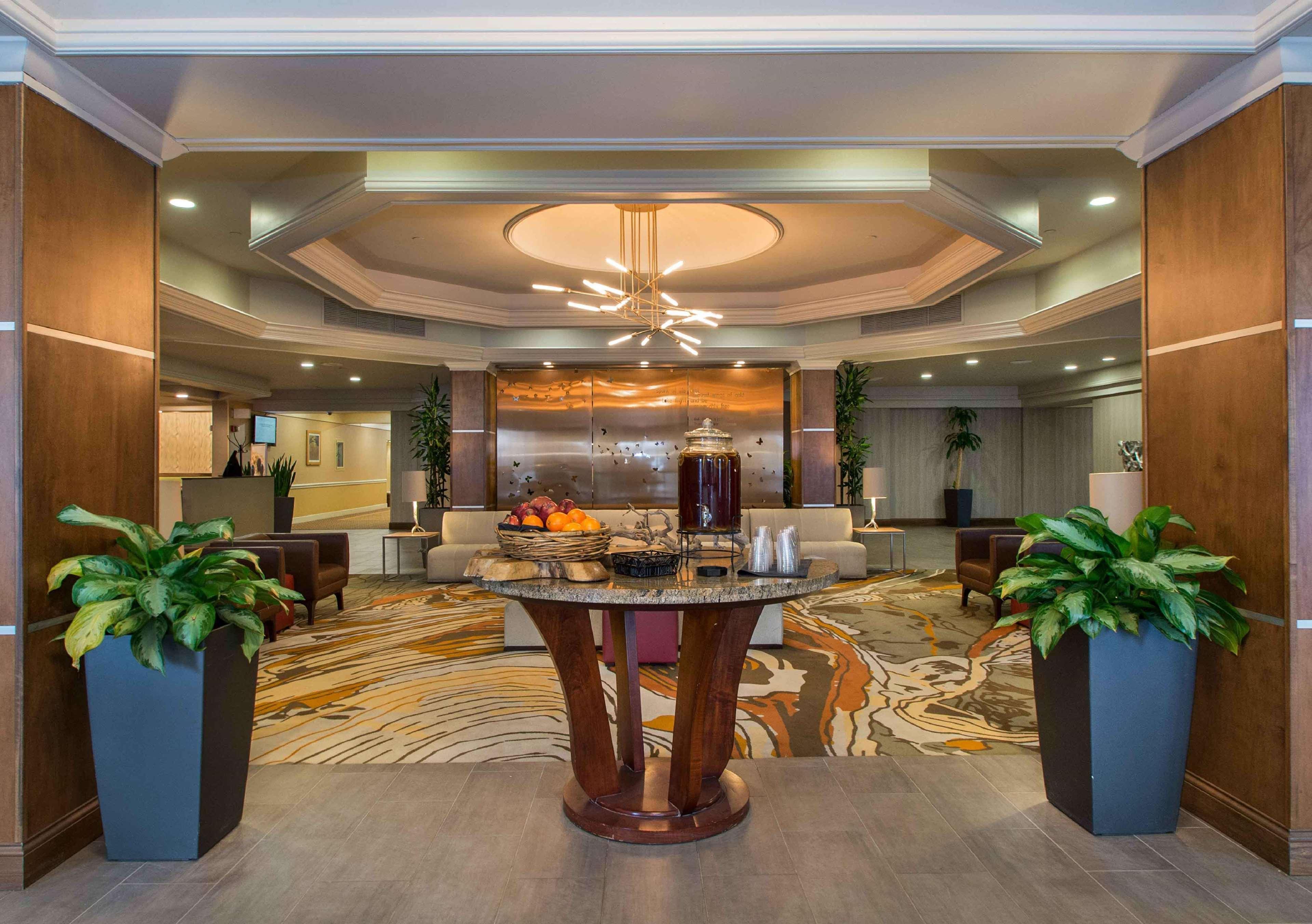 Doubletree By Hilton Cleveland East Бичвуд Экстерьер фото