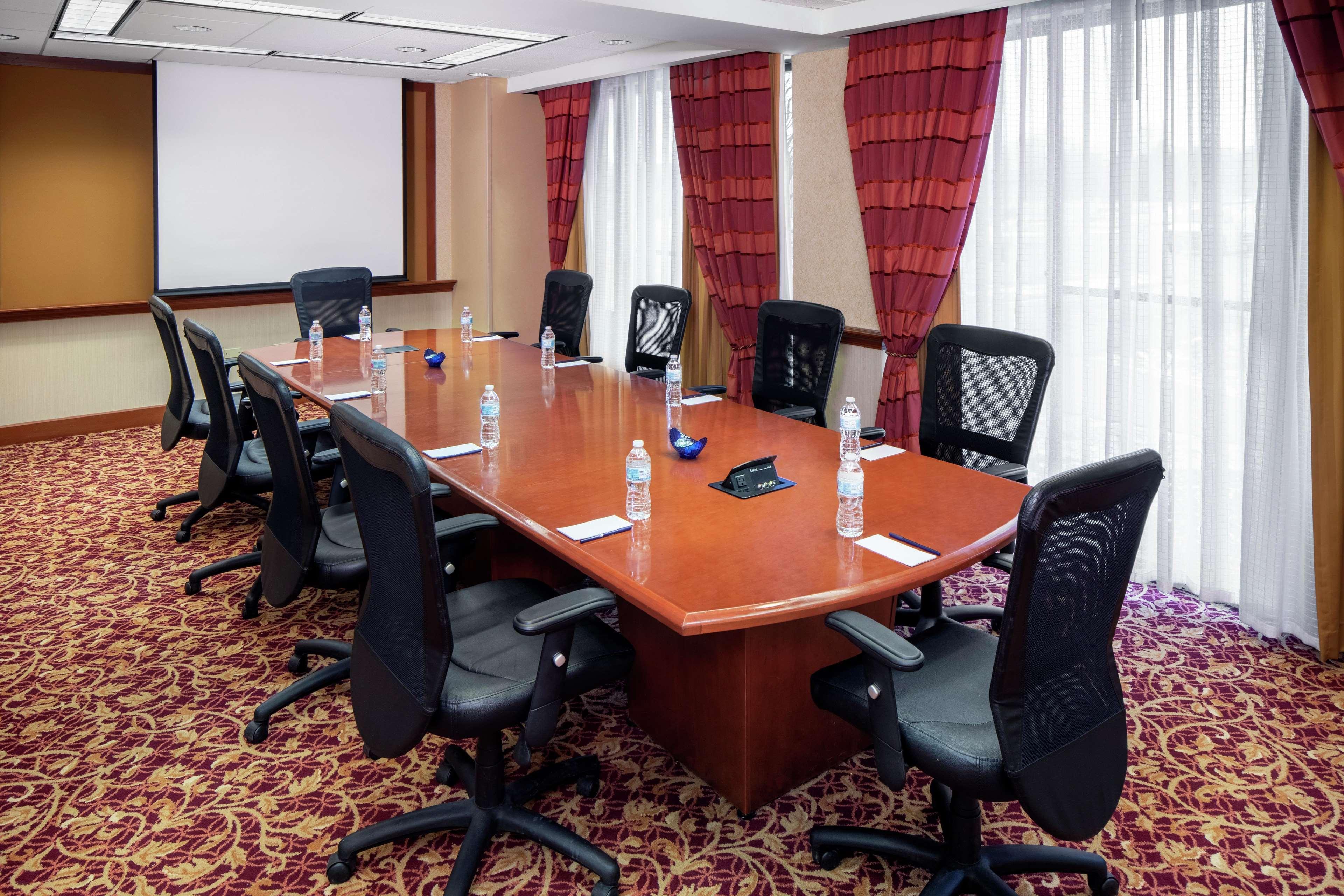 Doubletree By Hilton Cleveland East Бичвуд Экстерьер фото