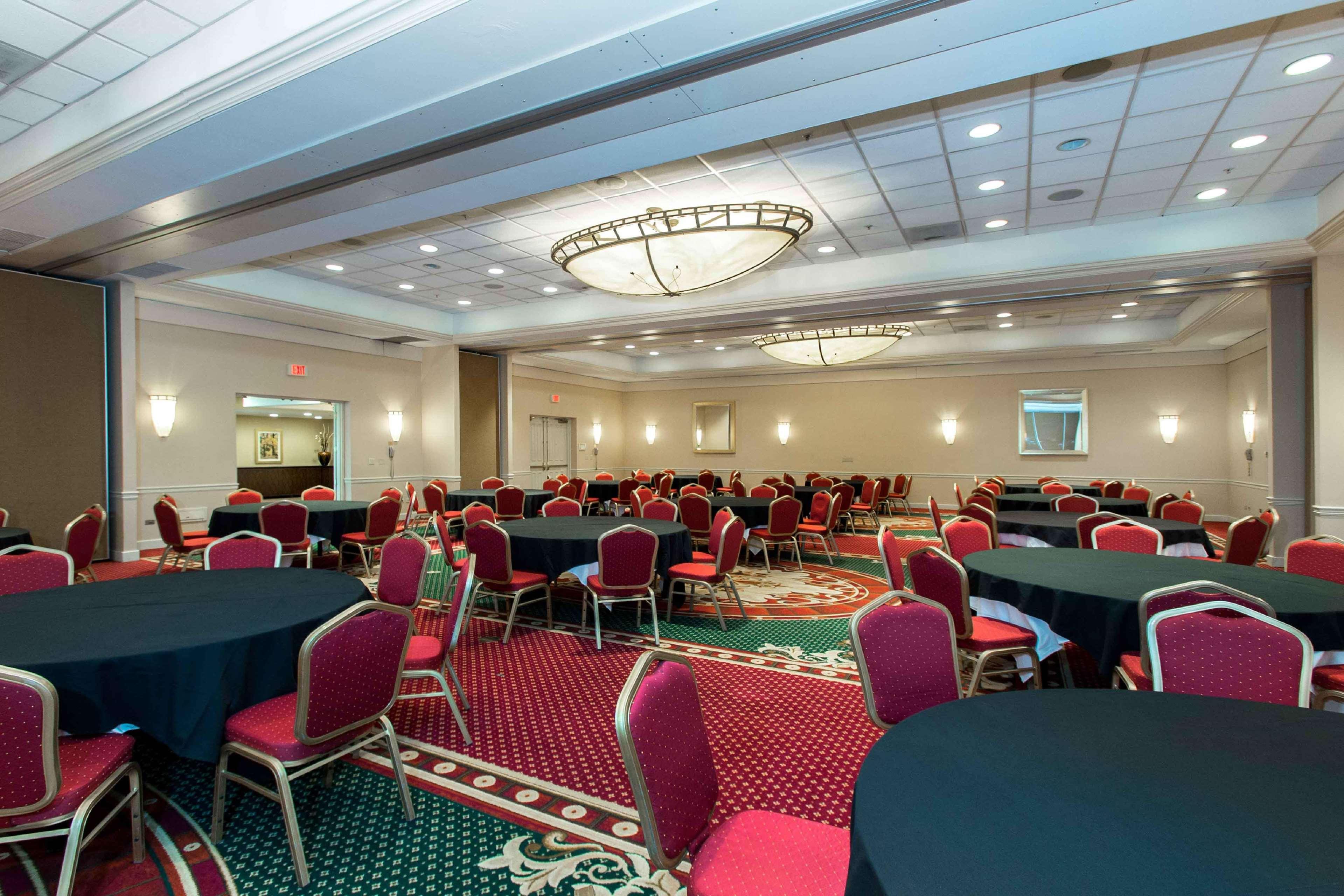 Doubletree By Hilton Cleveland East Бичвуд Экстерьер фото