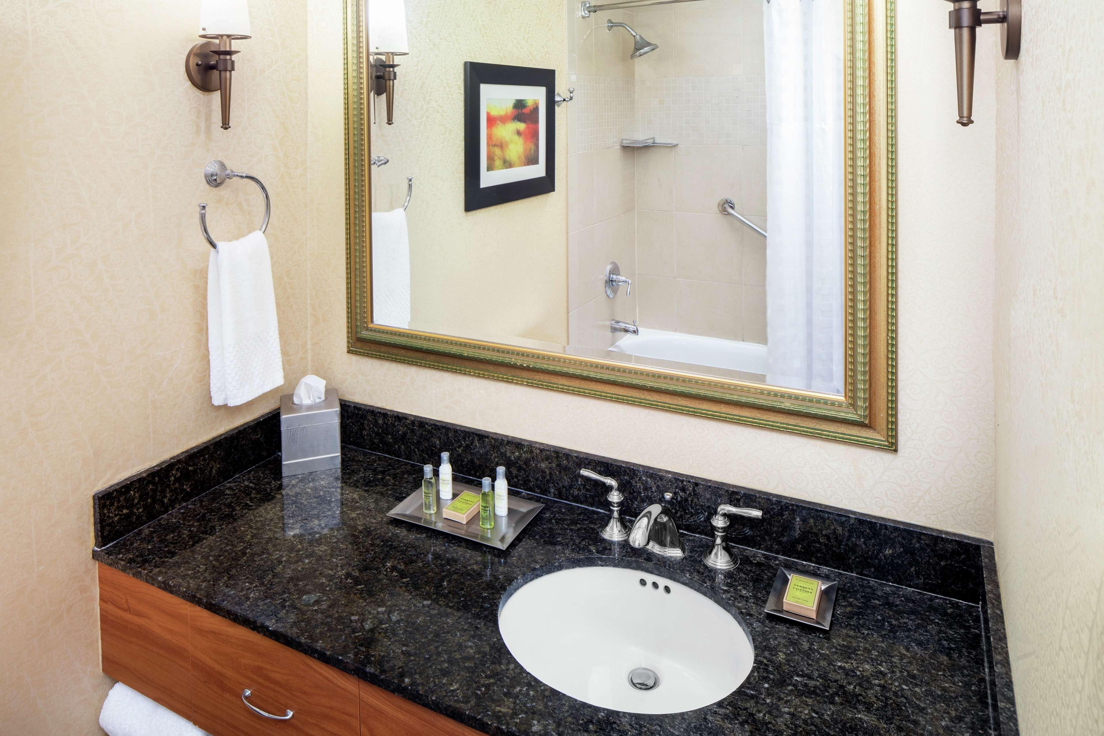Doubletree By Hilton Cleveland East Бичвуд Экстерьер фото