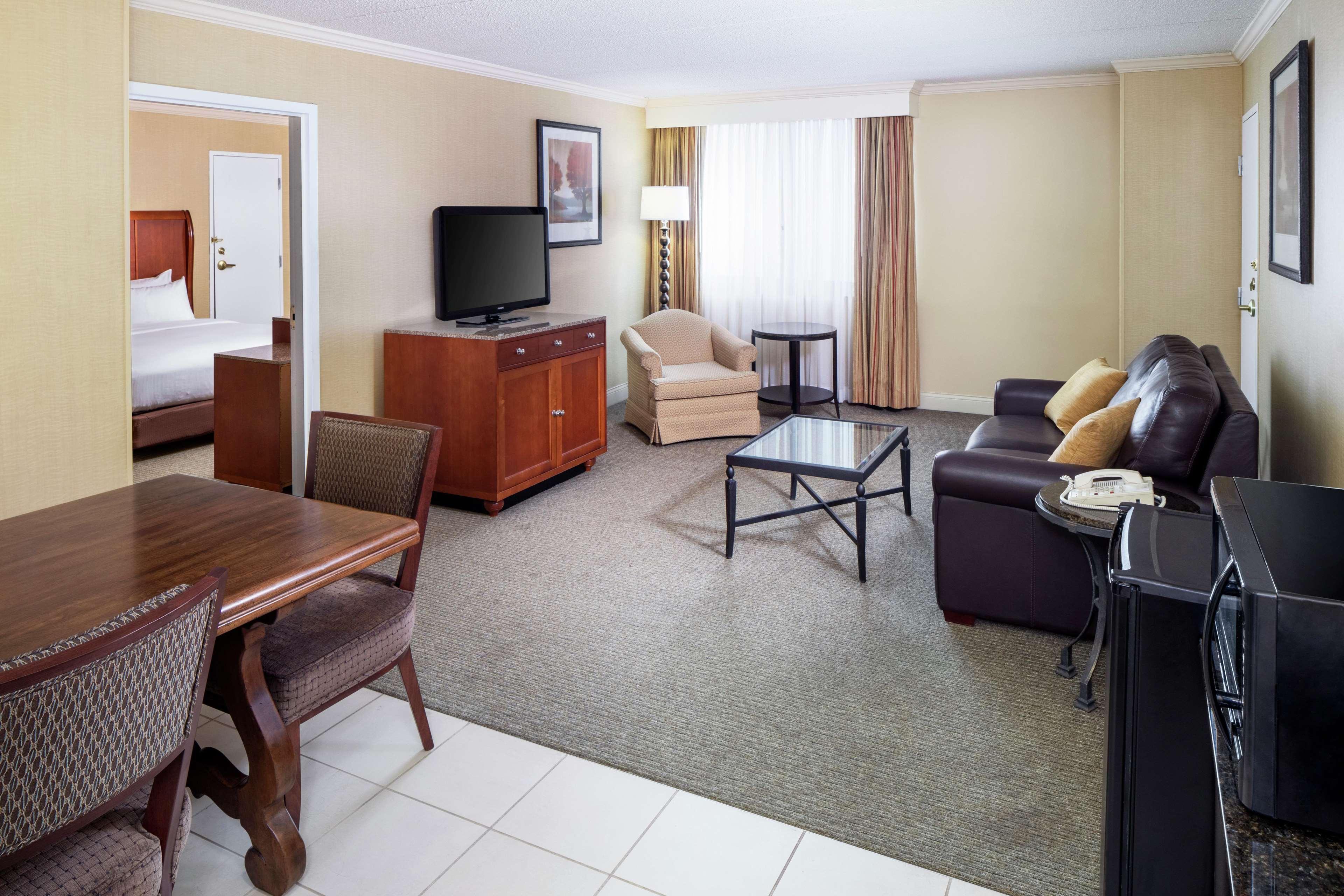 Doubletree By Hilton Cleveland East Бичвуд Экстерьер фото