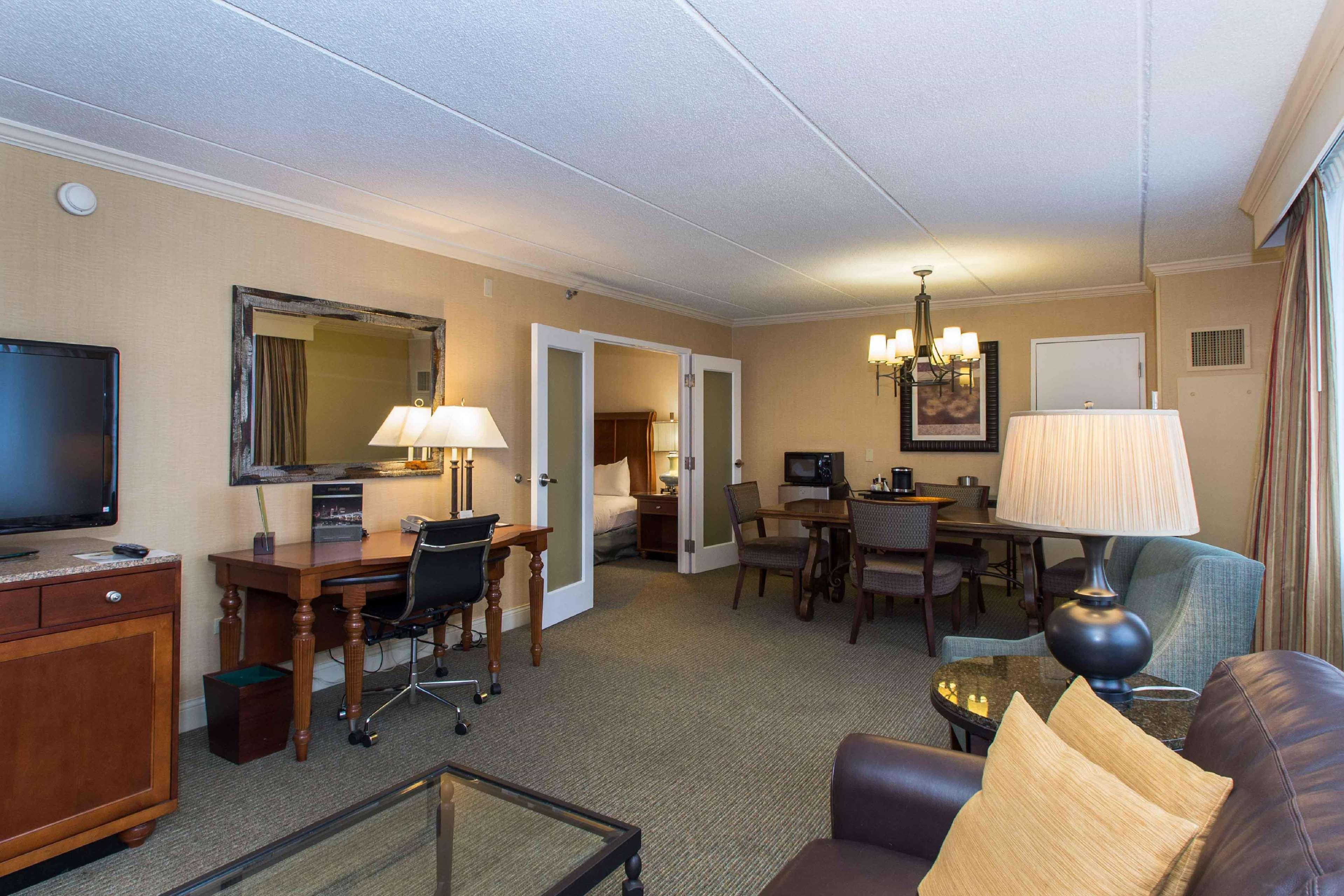 Doubletree By Hilton Cleveland East Бичвуд Экстерьер фото